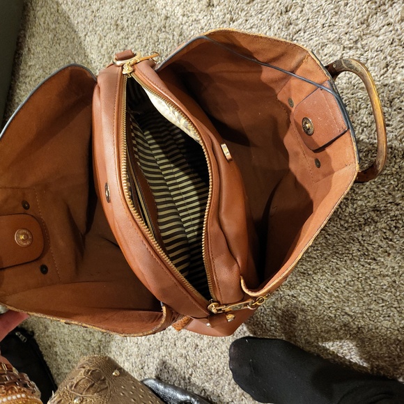 Purse ostrich print multi pockets and zippers, cute and classy - Picture 3 of 4